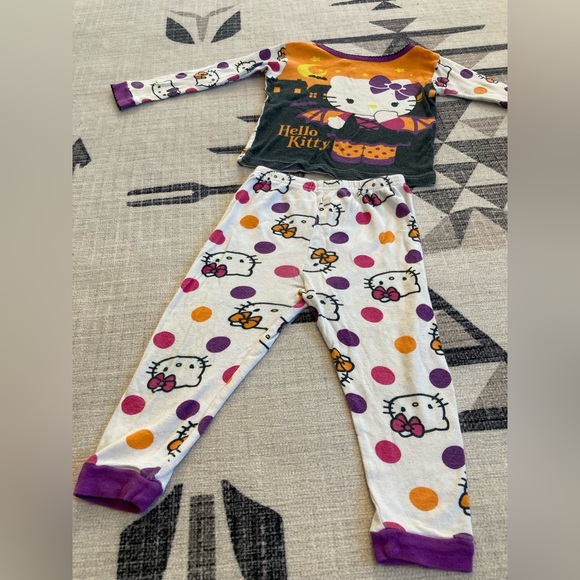 Hello Kitty Halloween PJs, 24 mo - Picture 3 of 9